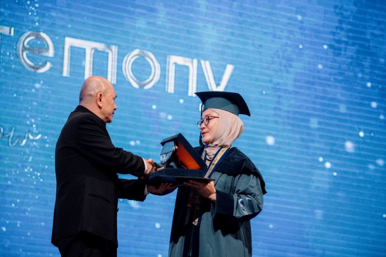 Dua Wisudawan SBM ITB Raih IPK 4,0 dan Publikasi di Jurnal Internasional