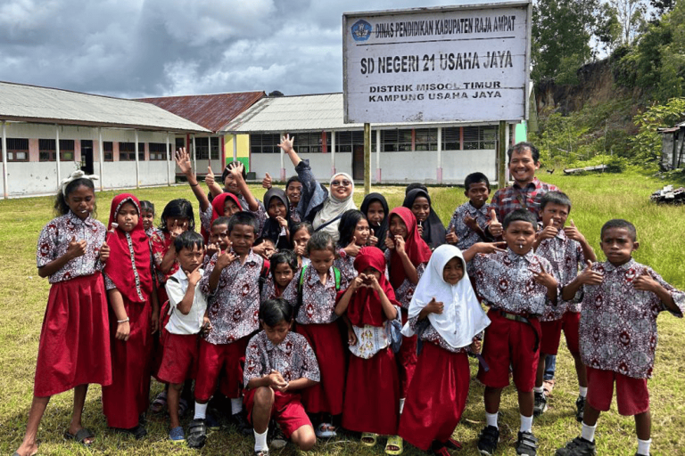 DMPK dan P-P2Par ITB Sosialisasikan Geowisata dan Pulau Kecil kepada Siswa SDN 21 Usaha Jaya