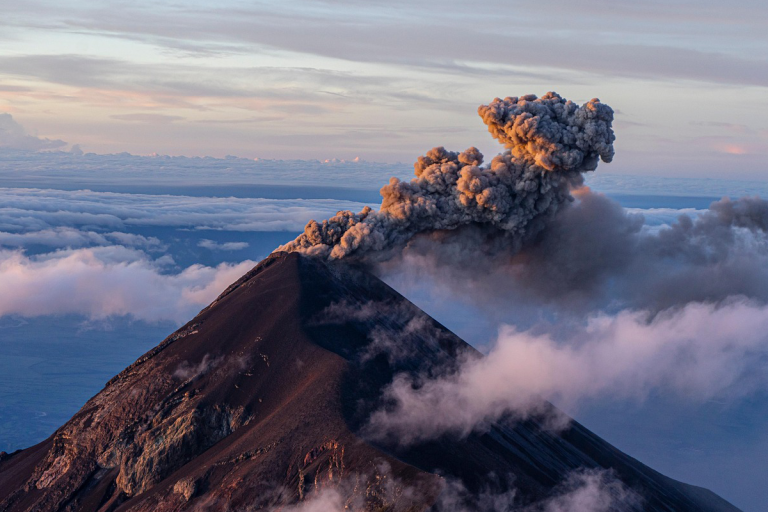 Kebangkitan Gunung Hayli Gubbi: Ahli ITB Paparkan Risiko Gunungapi Dormant di Indonesia