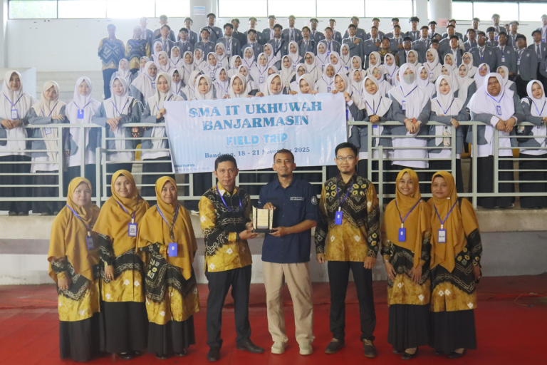 KUNJUNGAN SEKOLAH SMA MAHDI YUANA DEPOK, SMAIT UKHUWAH BANJARMASIN, SMAN 21 JAKARTA DAN SMA HARAPAN MEDAN