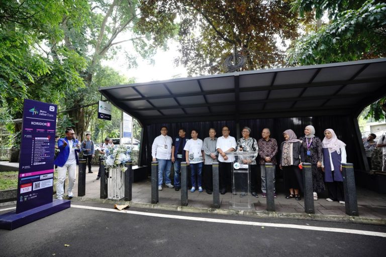 Halte ITB Ganesa A dan B Diresmikan, Mahasiswa Naik Bus MJT Bandung-Jatinangor Cukup Rp2000