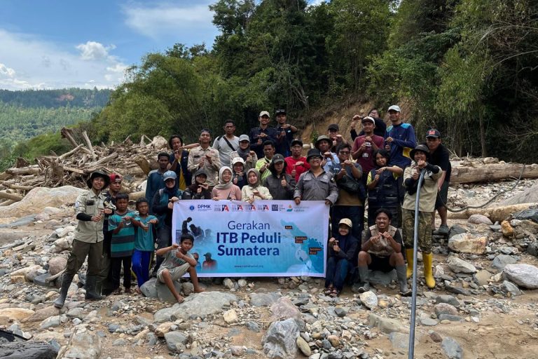 Gerakan ITB Peduli Sumatra Rampungkan Pipanisasi Air 2,5 km di Desa Jamat dalam Tiga Hari