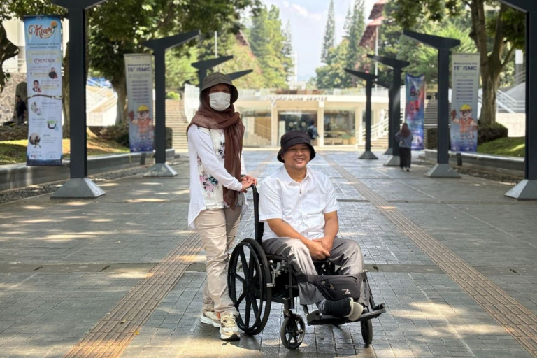 Menembus Batas dengan Kursi Roda, Perjalanan Inspiratif Syamsun Ramli Menempuh Program Doktor di ITB