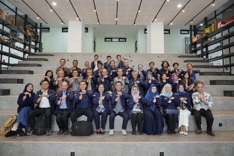Pameran Ekspedisi Patriot: Menteri Transmigrasi RI dan ITB Dorong Riset Lapangan dan Beasiswa Patriot