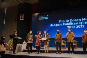 Mengenal Ilmuwan Muda ITB Dr. Grandprix Thomryes Marth Kadja dan Budaya Membaca Buku di Balik Berbagai Prestasinya