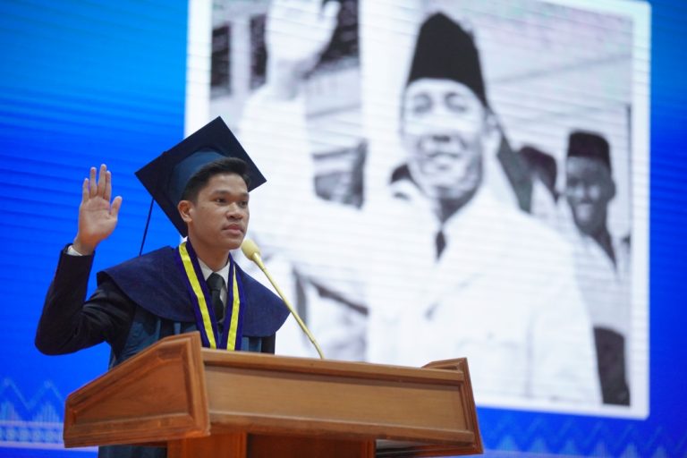 Wisuda ITB Buktikan Pendidikan Inklusif: Anak Sopir Angkot hingga Kuli Bangunan Raih Mimpi