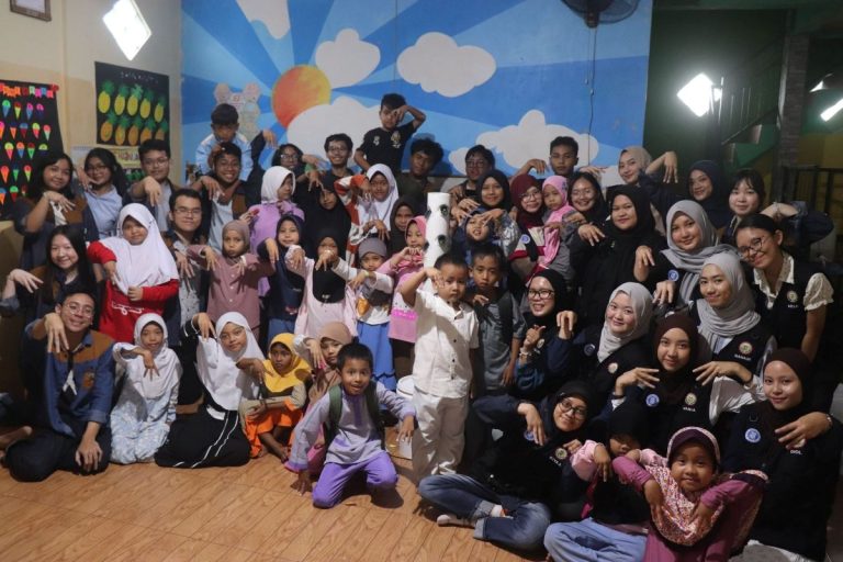 Mahasiswa ITB Kenalkan Hidroponik kepada Anak-anak Rumah Belajar Binaan, Tanamkan Kepedulian Pangan Sejak Dini