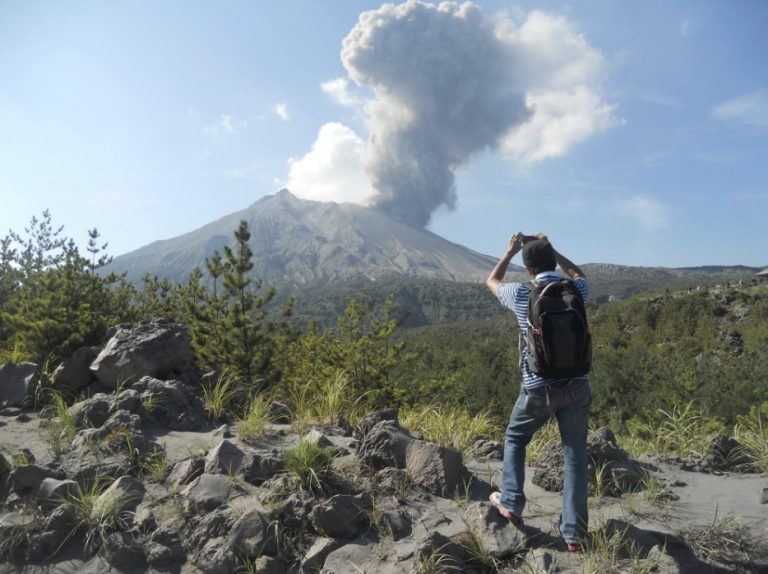 Soroti Erupsi Dukono, Pakar ITB Ingatkan Risiko Pendakian Saat Aktivitas Vulkanik Meningkat