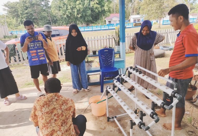 Program Pengabdian Masyarakat ITB di Wilayah 3T: Dorong Pertanian Presisi dan Produktivitas Kebun Komunal di Titik Nol Katulistiwa