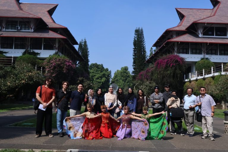 Mahasiswa RMIT University Perdalam Bahasa dan Budaya Indonesia di ITB
