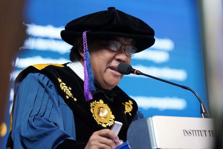 Orasi Ilmiah Prof. Deddy Priatmodjo Koesrindartoto: “Economist as an Engineer” untuk Ekonomi yang Tangguh dan Berkeadilan