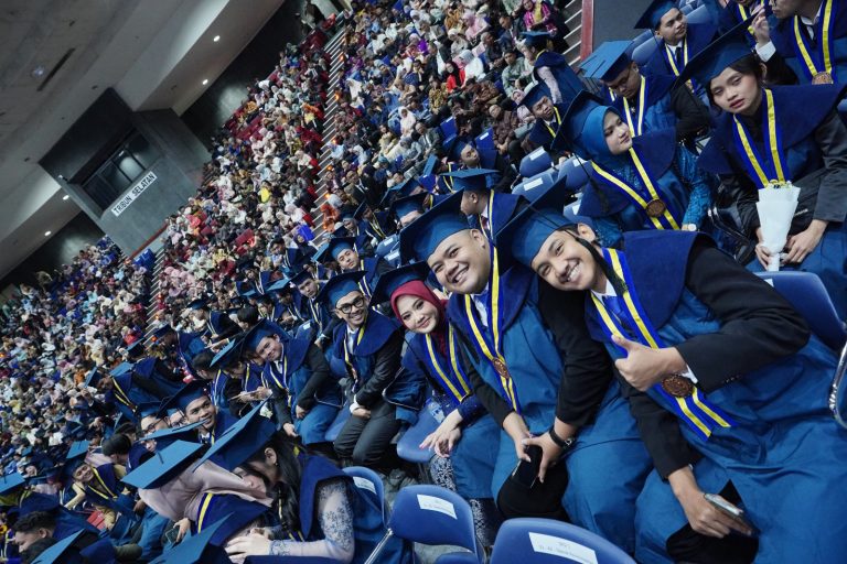 ITB Gelar Wisuda Ketiga Tahun Akademik 2025/2026, Luluskan 2.874 Wisudawan