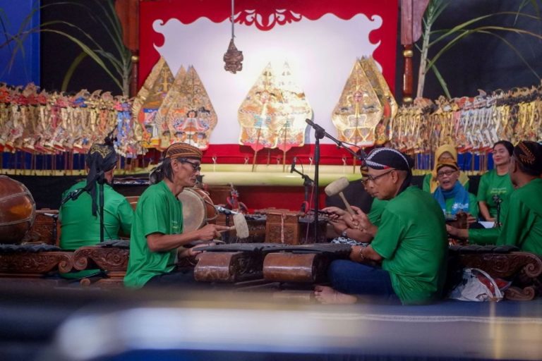 Tiga Alumni ITB Tampil sebagai Dalang, PSTK Hidupkan Seni Budaya Jawa melalui Amarta Binangun