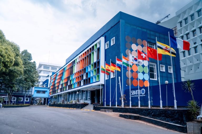 SBM ITB Terbaik di Indonesia Kategori Business Master Program Versi QS Business Master’s Rankings 2027